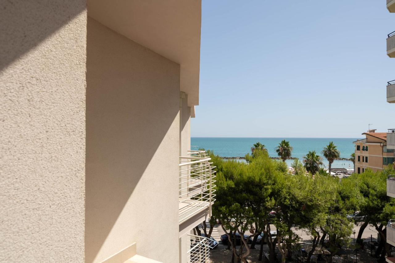 Hotel Velia Grottammare Exterior photo