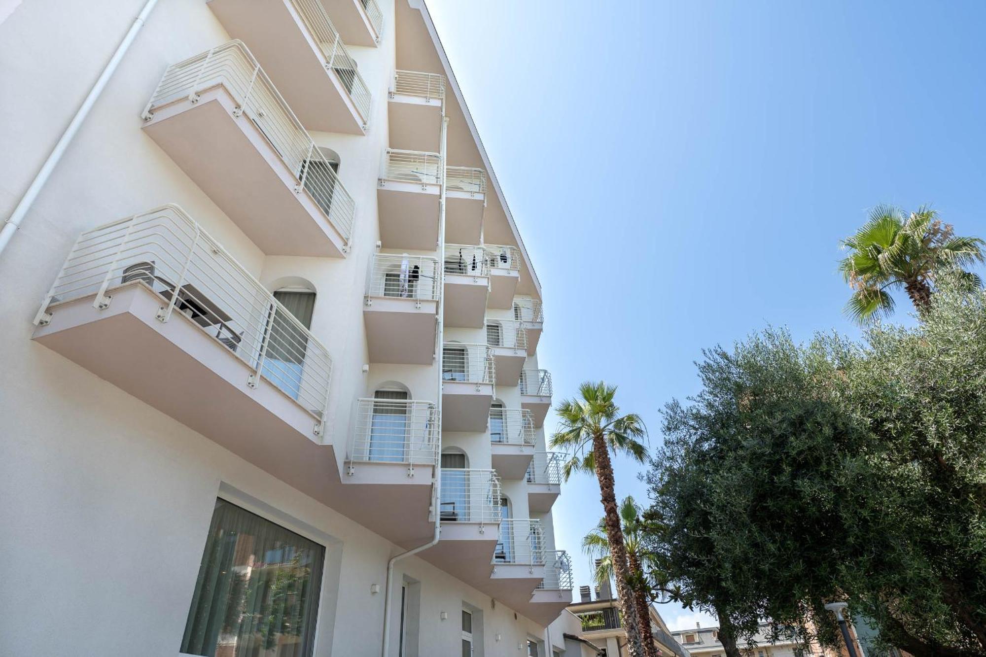 Hotel Velia Grottammare Exterior photo