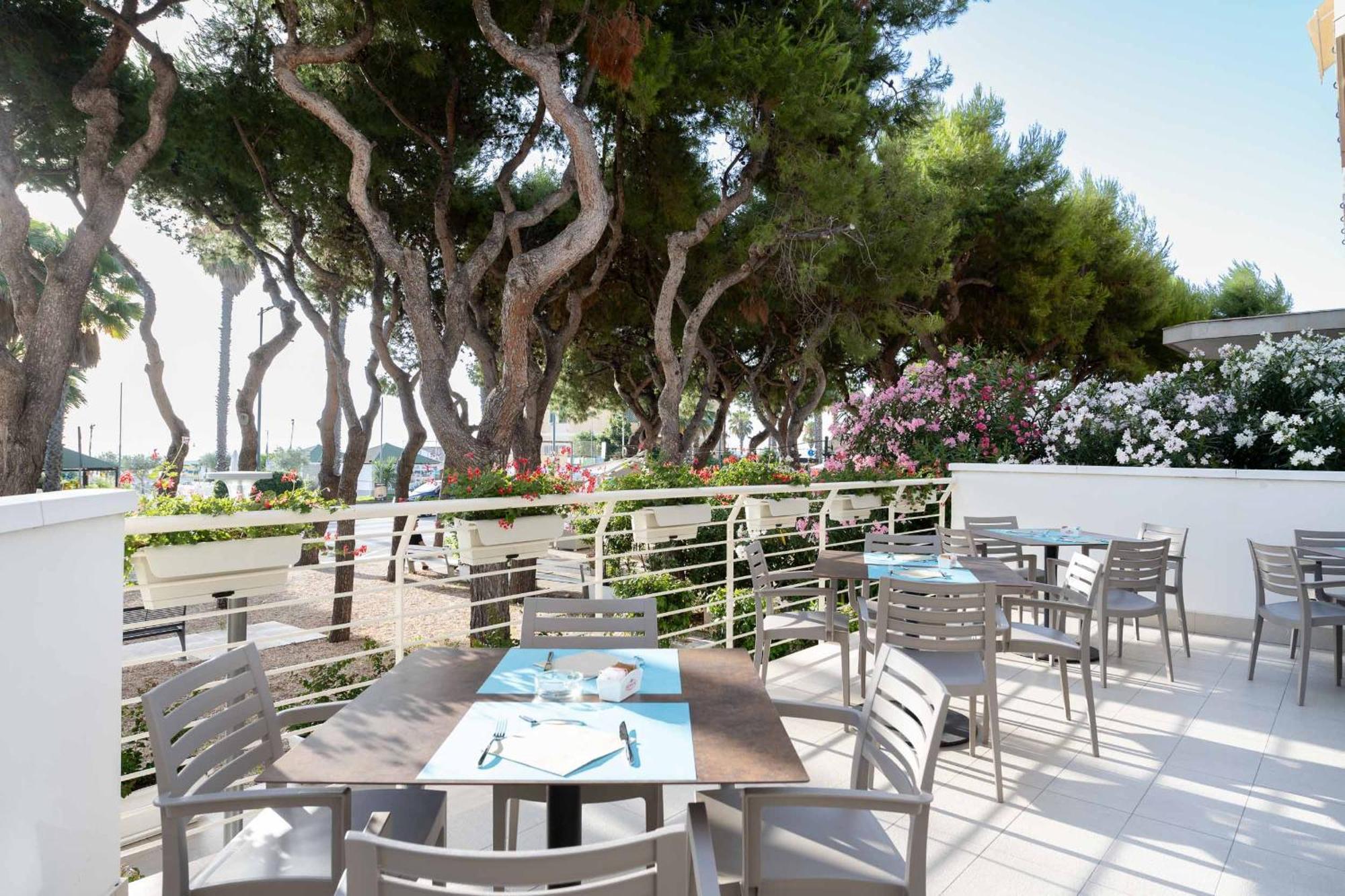 Hotel Velia Grottammare Exterior photo