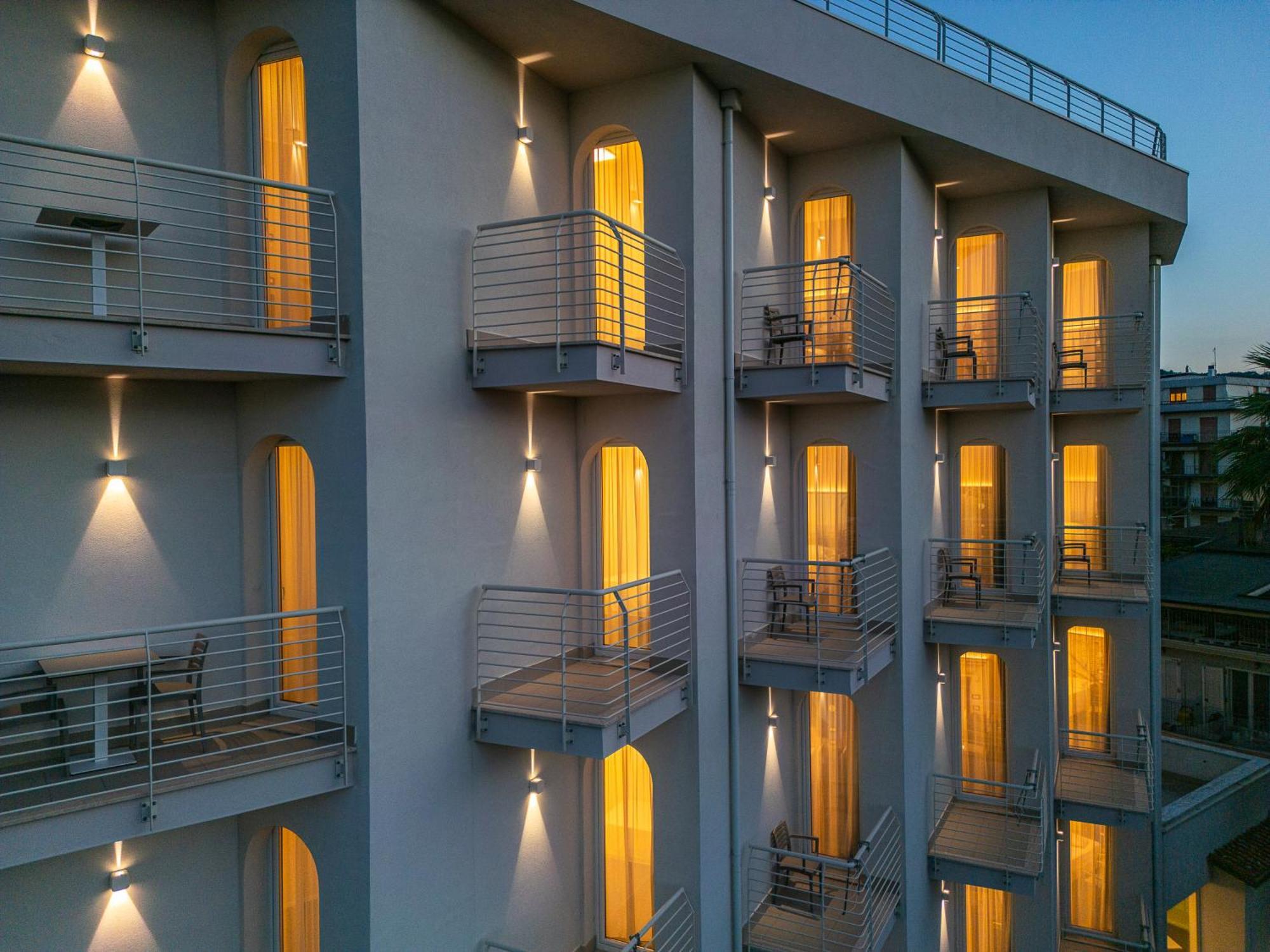 Hotel Velia Grottammare Exterior photo